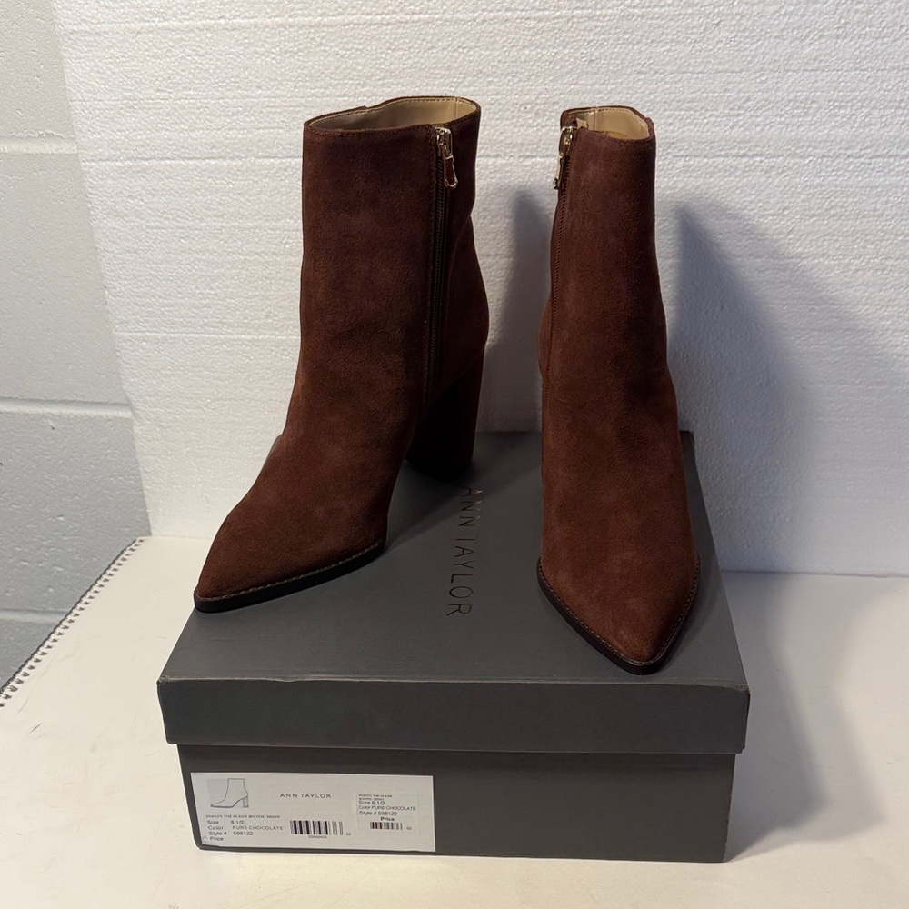 NIB Ann Taylor Brown Suede Ankle Boots